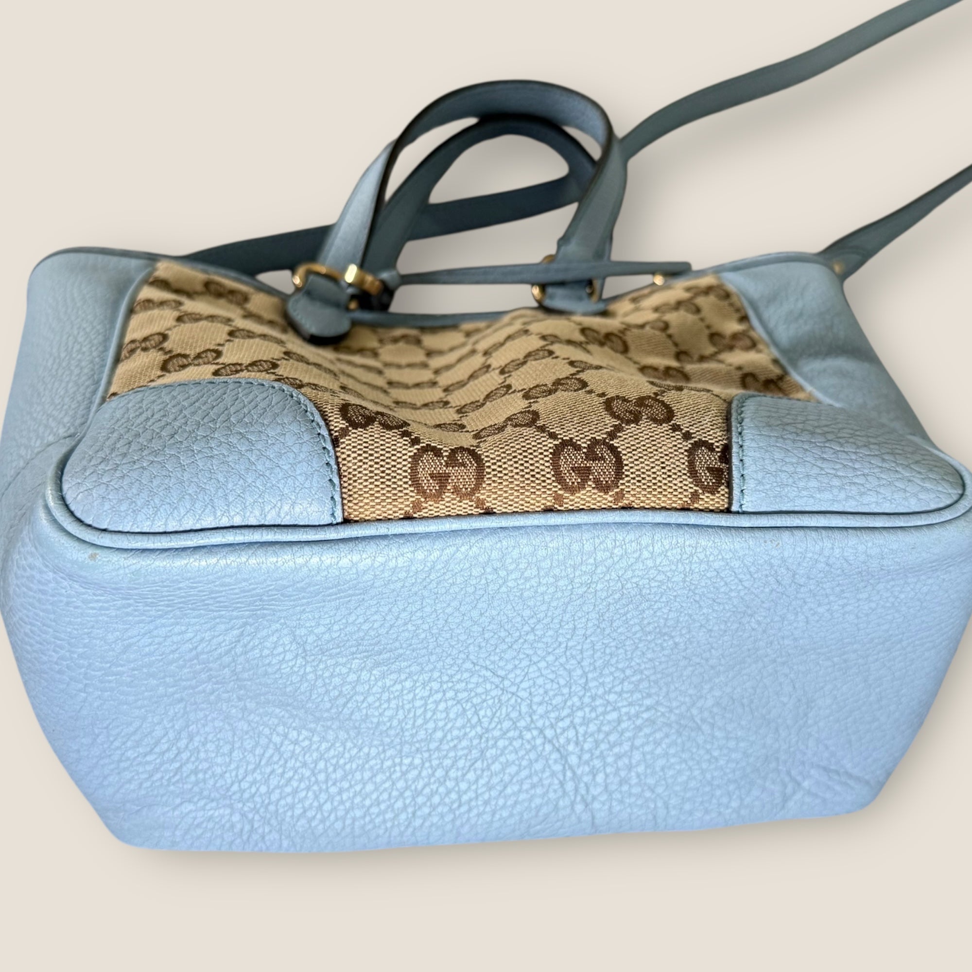 🦋 Gucci Bree GG Supreme Tote