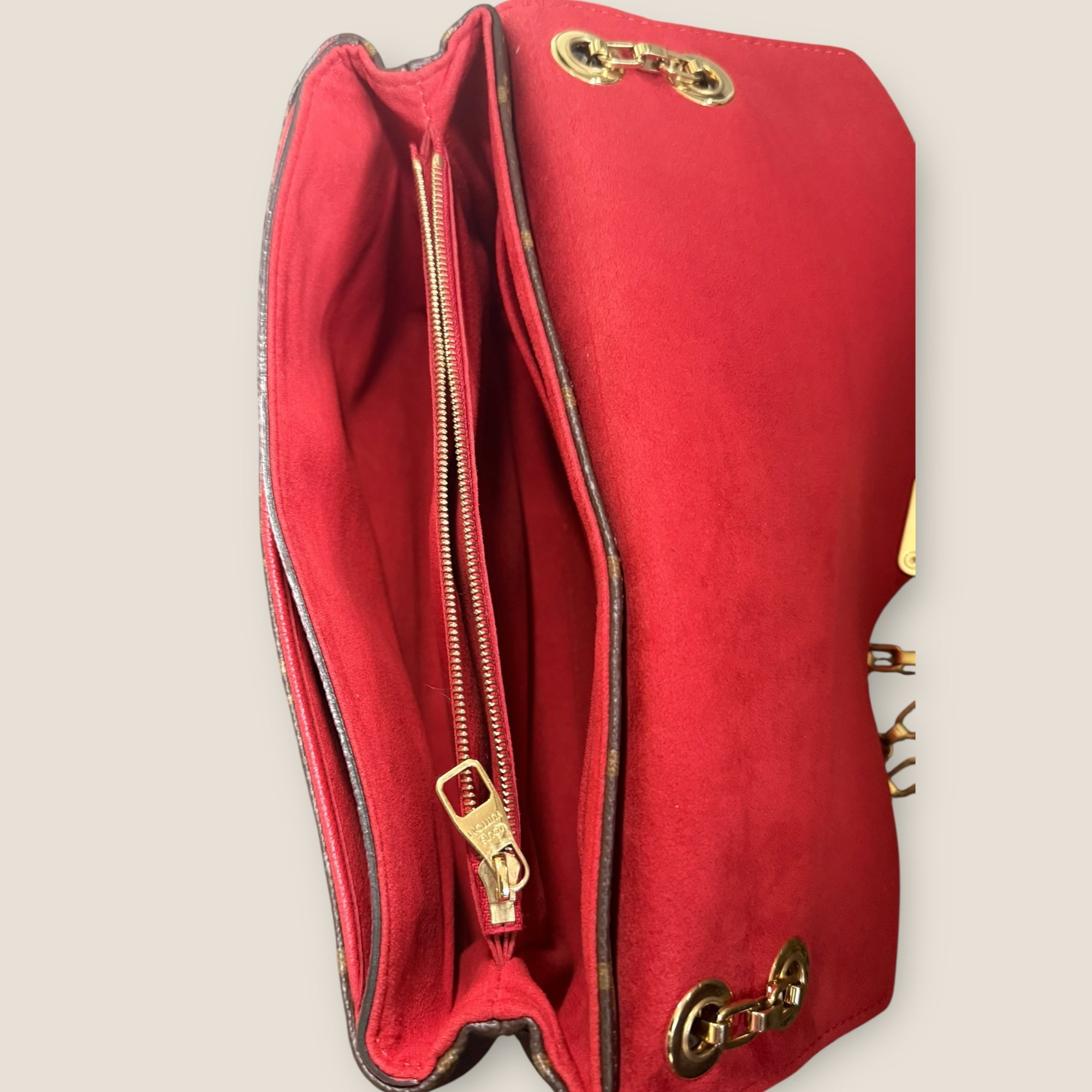 ❤️ Louis Vuitton Pallas Chain Shoulder Bag in Monogram & Cherry Red