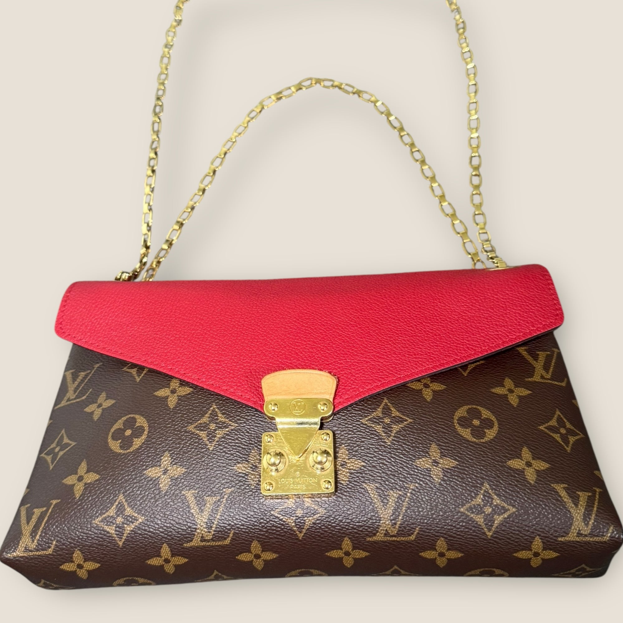 ❤️ Louis Vuitton Pallas Chain Shoulder Bag in Monogram & Cherry Red