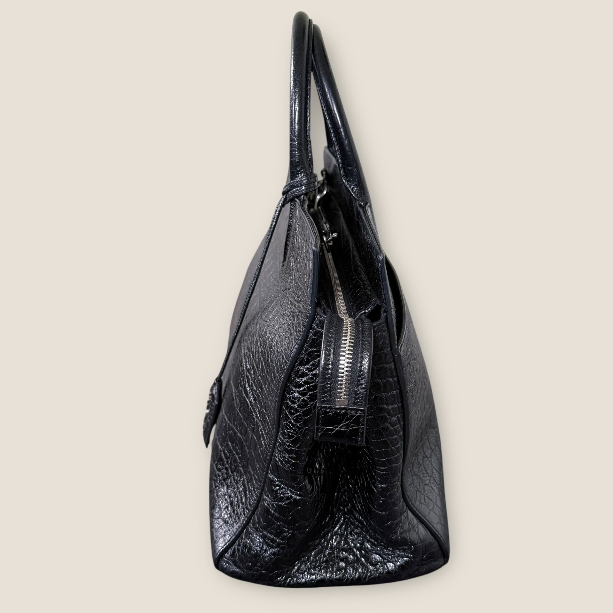 ♟️ Saint Laurent Sac de Jour – Black Croc-Embossed Leather