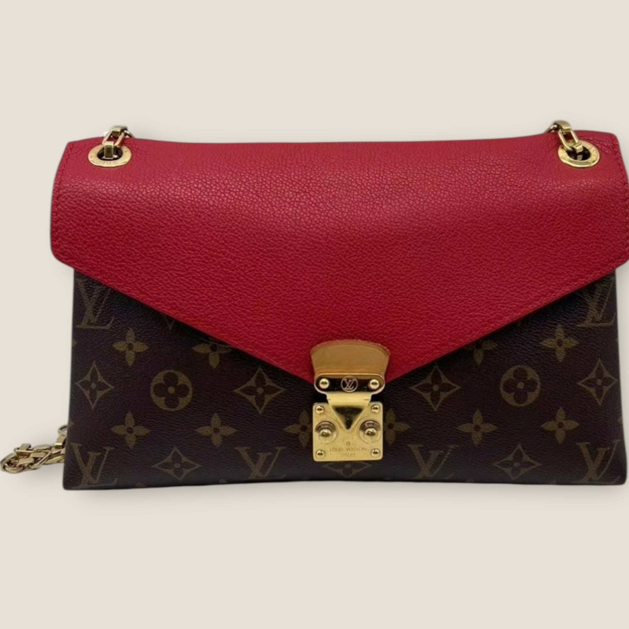 ❤️ Louis Vuitton Pallas Chain Shoulder Bag in Monogram & Cherry Red