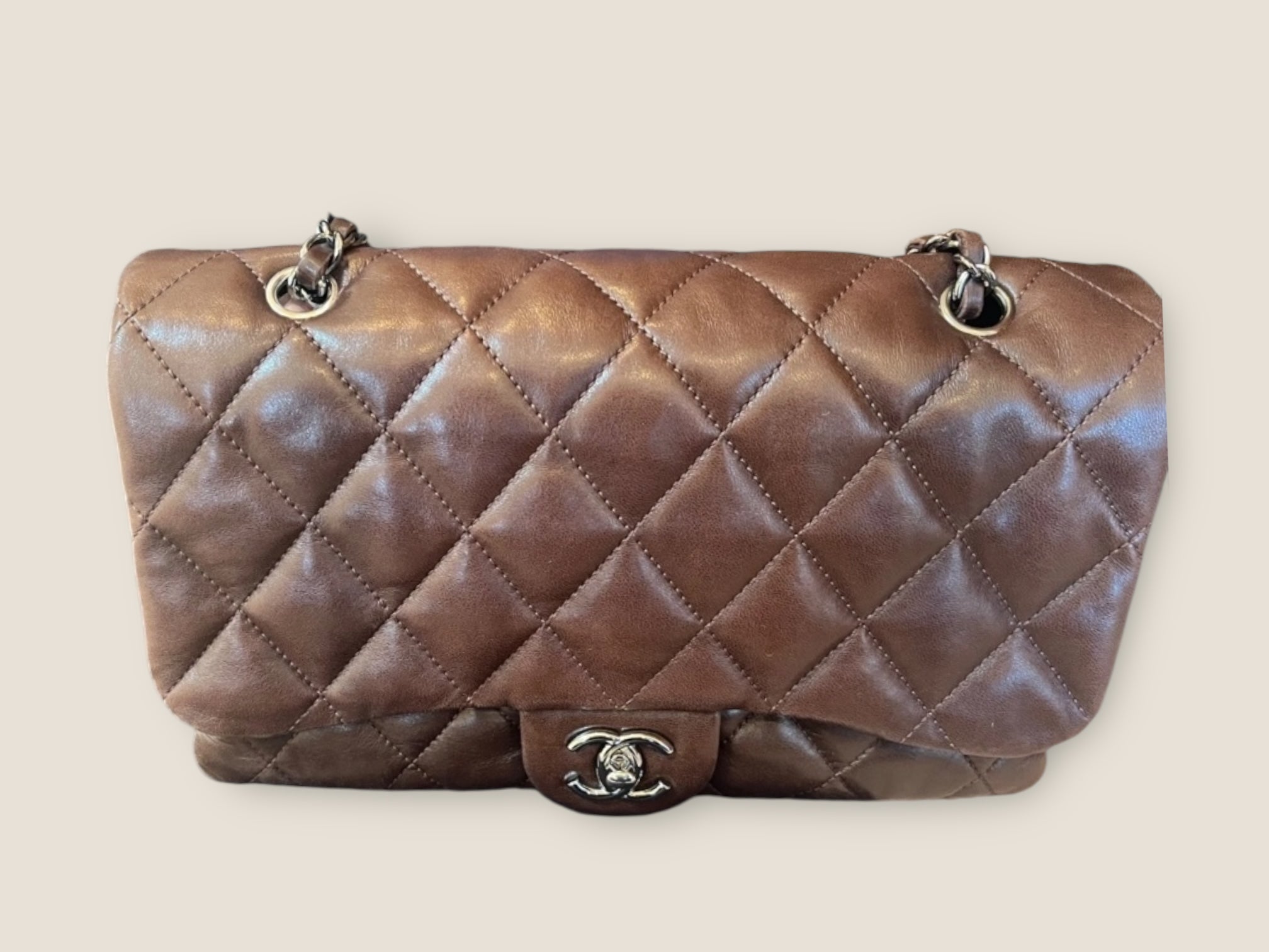 🍫 Chanel Classic Flap Bag in Chocolate Brown Lambskin – Silver Hardware