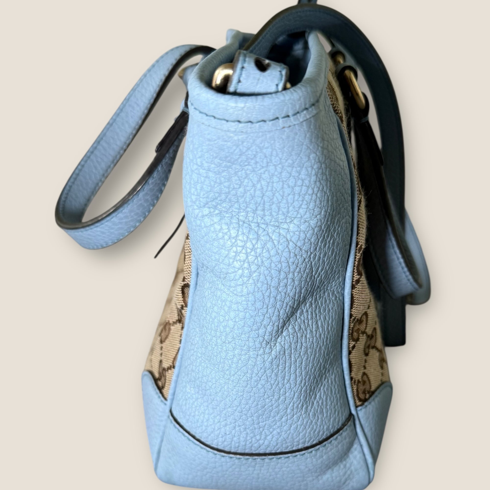🦋 Gucci Bree GG Supreme Tote